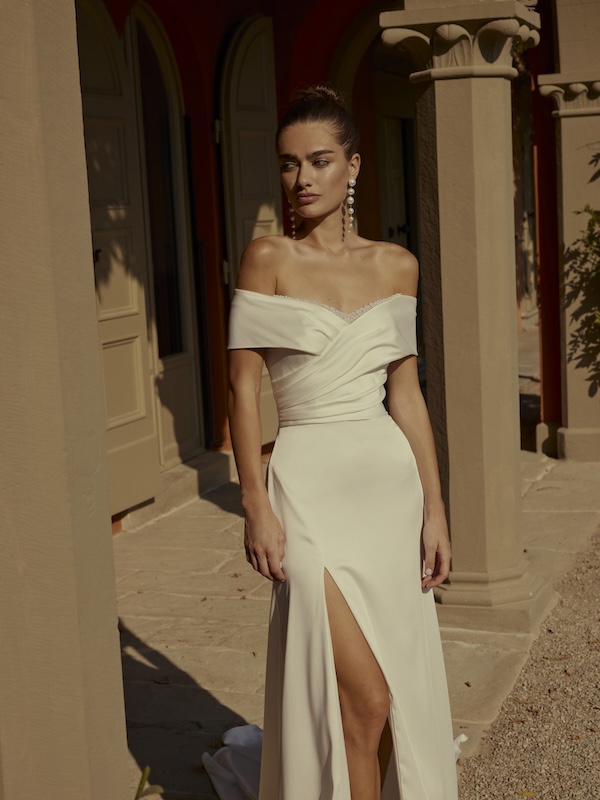 Das Brautkleid Donau vom Hersteller Modeca, im Brautmodengeschäft Die Braut in Mannheim