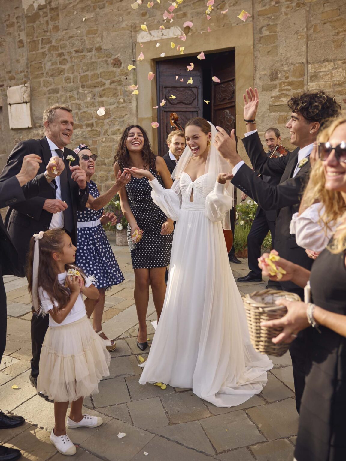Das Brautkleid Genny vom Hersteller Modeca, im Brautmodengeschäft Die Braut in Mannheim