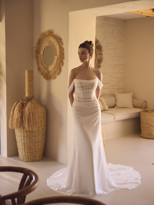 Das Brautkleid Hekla vom Hersteller Modeca, im Brautmodengeschäft Die Braut in Mannheim