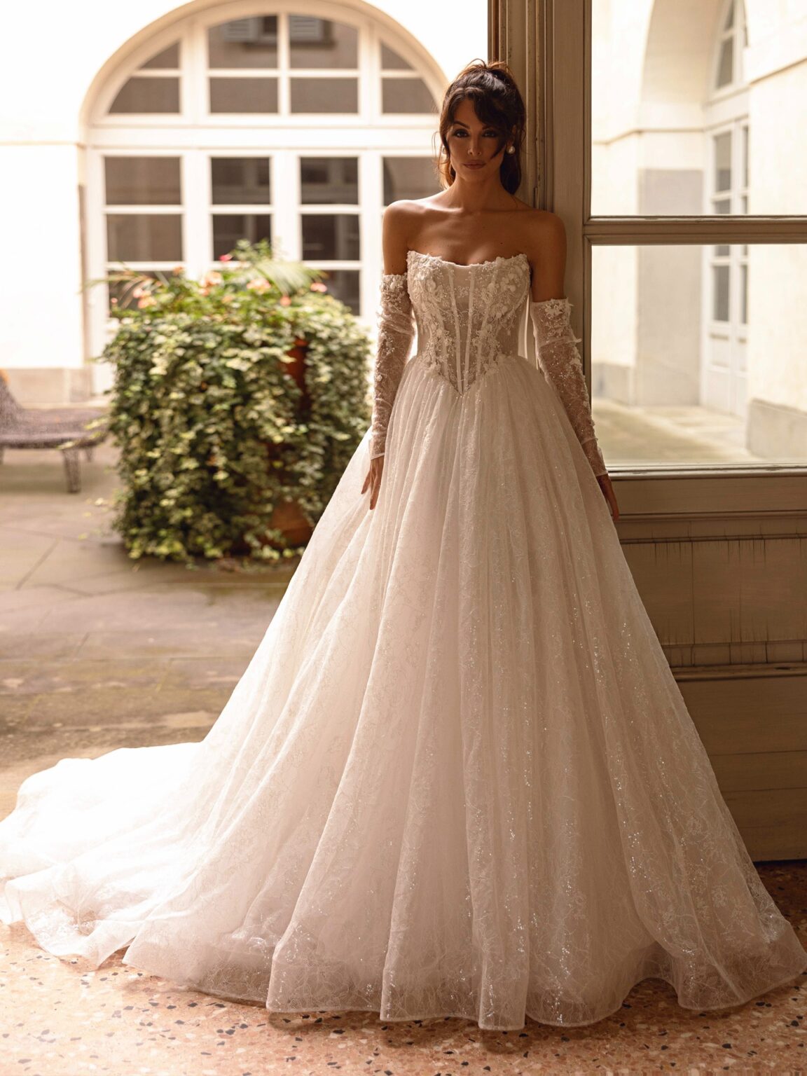 Das Brautkleid Philippa vom Hersteller Dominiss, im Brautmodengeschäft Die Braut in Mannheim